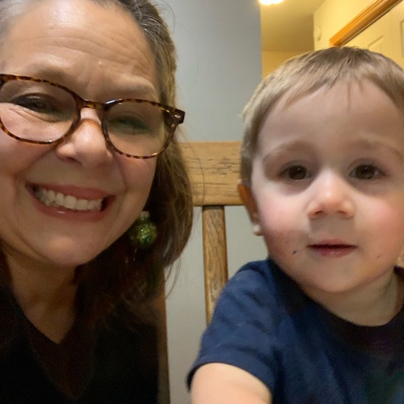 Hi, I’m Tammy! Welcome to my closet! - Picture 5 of 7